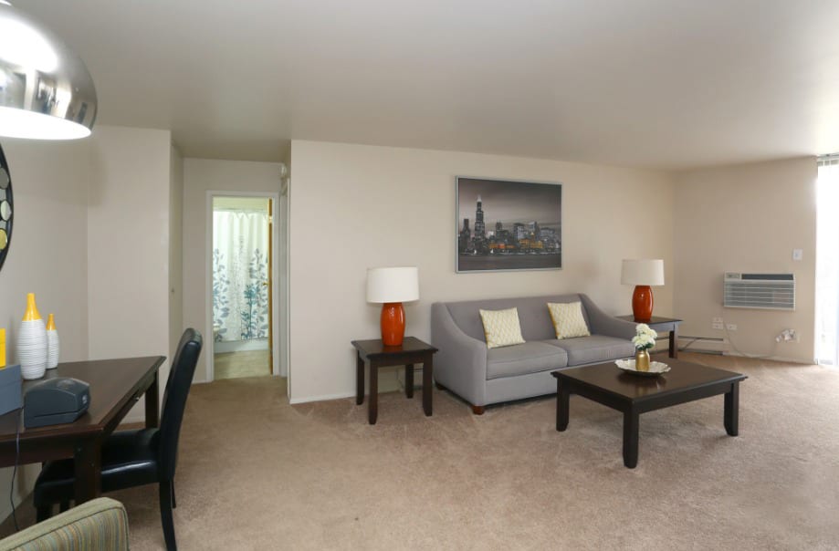Apartments For Rent in Naperville, IL The Reserve on Washington
